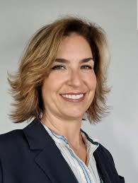 Lori Belanger's Instagram, Twitter & Facebook