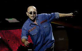 Jijiji indio en concierto indio solari hd cc subtitulado. Es Algo Para Tomarlo En Serio El Indio Solari Aparecio Para Dar Un Contundente Mensaje Diarios Bonaerenses