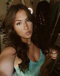 Lacie Curry's Instagram, Twitter & Facebook