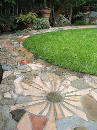 Wonderful Way To Recyle Pavers Bricks And Stone I Really Want To Do Something Like This With My Property It Walkways Paths Patio Stones Flagstone Pathway