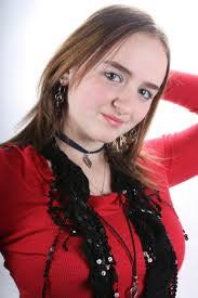 Holli Woods's Instagram, Twitter & Facebook