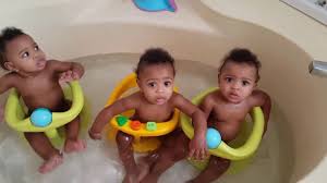 The soft foam cushion enables the baby to comfortably stay in the right amount of water. Best Baby Bath Seats 2021 A Clean Safe And Happy Baby Infant