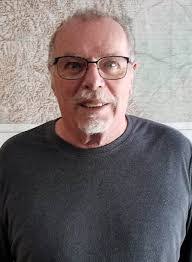 Robert Larkin's Instagram, Twitter & Facebook