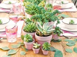 Impress your party guests with these colorful and creative summer table settings and centerpieces. 5 Eye Catching Dinner Party Table Decor Homeyou