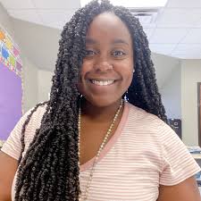 Lori Warnke's Instagram, Twitter & Facebook