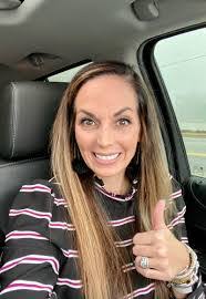 Courtney Patrick's Instagram, Twitter & Facebook