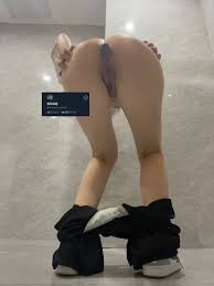 在公厕戴着肛塞露出限时返场