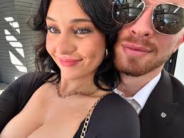 Amelie Hunter (@amelie_jhx) • Instagram photos and videos