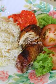 Tutup api dan keluarkan ayam. Nasi Ayam Cik Su Yang Mudah Dan Sedap Azie Kitchen
