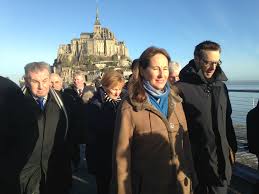 Le stationnement se fait à 2,5 km, sur le continent. Grandes Marees Visite Royal Au Mont Saint Michel 50 Dimanche 22 Fevrier 2015 Avranches Infos
