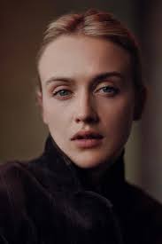 Shannon Watson's Instagram, Twitter & Facebook