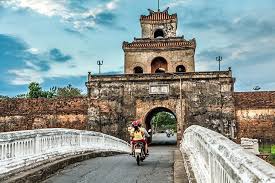 Top ten places to visit in vietnam. 13 Best Places To Visit In Vietnam Planetware