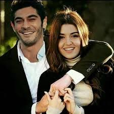 صور حياة في مسلسل الحب لا يفهم الكلام فوتوجرافر Murat And Hayat Pics Cute Love Couple Cute Couple Selfies