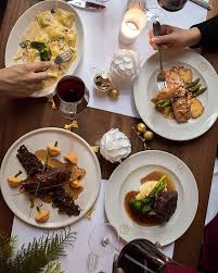 We Are Putting The Finishing Touches To Our Holiday Menu Are You As Excited As We Are Blog Le Refuge Nous Mettons La Touche Fi Supper Brunch Chic Decor