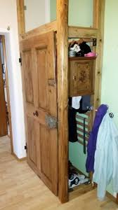 Garderobe Aus Scheuenbalken Und Einer Uralten Tur Bauanleitung Zum Selberbauen 1 2 Do Com Deine Heimwerker In 2020 Garderoben Aus Alten Turen Alte Tur Garderobe