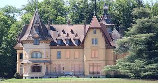 Chateau De Corcelles A Charolles Saone Et Loire Chateau Construit De 1905 A 1908 Par L Architecte Jean Boirivan En 2020 Saone Et Loire Chateau Monuments Historiques