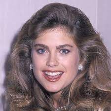 T3 Blowdryers Are To The 2010s What Conair Hot Rollers Were To The 80s The Trick Was To Use Big Roller Hot Rollers Hair Short Hair Styles Easy 80s Short Hair