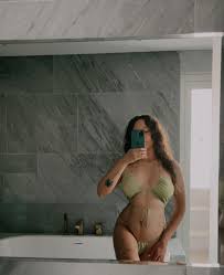 Live Skype sex show met Leila Hadid - Camlust