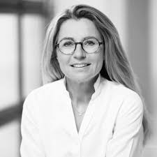 Jeg står ved et lille vendepunkt i mit arbejdsliv. Efteråret betyder  forandringer, da min afdeling i Dansk Krisekorps flytter til Aarhus. Men  jeg bor i Hillerød, og derfor er det tid for