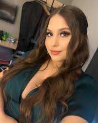 Savanna Deleon's Instagram, Twitter & Facebook