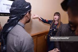 Boy iman atau nama sebenarnya noruliman a rahman juga menerima gelaran pada tahun yang sama. Isteri Boy Iman Pula Bergaduh Dengan Wakil Ppim