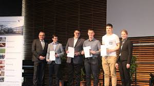 Jetzt traumjob finden und einfach bewerben! Absolventen Der Johann Bierwirth Schule Memmingen Feiern Das Ende Der Ausbildung 2020 Memmingen