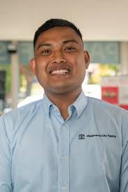 Sam Hossain's Instagram, Twitter & Facebook