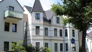 Starten sie jetzt die jobsuche und entdecken sie vielseitige stellen in anspruchsvollen berufsfeldern. Ahrensburg Altbau Charme Zwischen Neubauten Ndr De Geschichte Orte