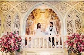 Menjadi putri dan pangeran ala negeri dongeng. Ciptakan Dekorasi Pernikahan Bernuansa Putih Dengan 10 Vendor Berikut Wedding Market
