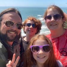 Aaron Edinger's Instagram, Twitter & Facebook