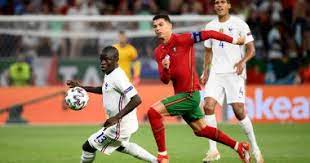 فرصة أولى لمنتخب البرتغال للتقدم في مرمى فرنسا ولكن ناني يهدر. Glmmyn H5lkgpm