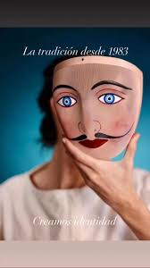 Queremos expresar nuestro agradecimiento a la talentosa fotógrafa Lucy  Cevallos por capturar con tanta sensibilidad estas hermosas imágenes de la  máscara tradicional de la Contradanza, uno de los ...