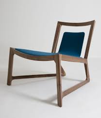 Une sélection de chaises contemporaines de qualités avec un choix important de matières (cuir, plastique, vinyl) et de couleurs (noir, blanc, rouge, gris, vert, orange, taupe. Epingle Sur My Style