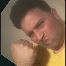 Chris Kanakis: Actor.