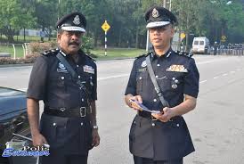 Arahan ketua polis selangor ini hanya akan menyebabkan mayarakat menjadi resah walhal rakyat perlu diyakinkan bahawa mereka tidak perlu bimbang. Polis Selangor Ketibaan Timbalan Ketua Polis Selangor Dato A Thaiveegan Disambut Oleh Ketua Jabatan Pengurusan Selangor Sac Hasanuddin Bin Hassan Facebook