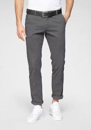 Sie haben die wahl zwischen den klassischen chinos mit langem hosenbein, kurzen chinohosen oder. Bugatti Chinohose Ideal Zum Kombinieren Kaufen Otto
