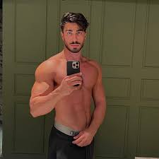 HotGuys on X: If we pay the subscription fee do we get to see your full  videos or do we have to pay to open your videos?  X