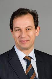He earned a bachelor's degree in mechanical engineering at the massachusetts institute of technology in 1975. Csaba Sogor Wikipedia