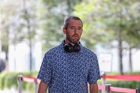 Benjamin glynn, 39, does not believe in wearing face masks (swns) a british man could be jailed in singapore after a video appeared on facebook of him riding a train without a face mask. Man Seen Without Mask On Mrt Train Charged Shows Up At Court Without Mask Tracetogether Token Or App Today