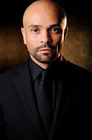 Damien Roberson's Instagram, Twitter & Facebook