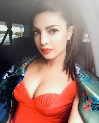 Родилась в семье капитана ашока чопры и доктора мадху чопры. Hot Priyanka Chopra Goes Bold In Sexy Attire During Baywatch Promotions Bollywood News Bollywood Hungama