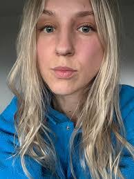 Kari Mckenna's Instagram, Twitter & Facebook