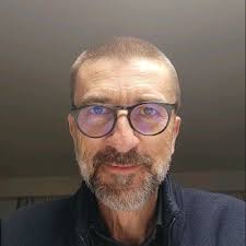 Making Chef knives is an art, but the best part is the oiling up! Carbon  steel with the handle made out of Robinia Pseudoacacia, which was standing  in the back of our