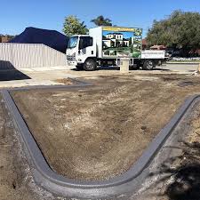 Our Plain Grey Glazed Continuous Concrete Garden Edging Kerbing Outlines The Future Garden Lawn Areas Concrete Garden Edging Concrete Garden Garden Edging