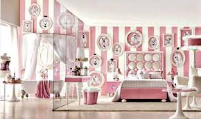 Hasil gambar untuk rumah yang berdesain hello kitty