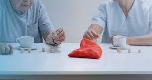 Juego ludico para adultos mayores : 15 Actividades Para Adultos Mayores Que Deberias Conocer Theramart