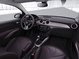Der will wiederum mit einem verspielten design im innenraum auffallen, wodurch die übersichtlichkeit etwas leidet. Interior Opel Adam