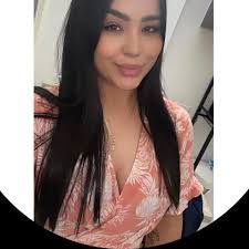 Andrea Longmire's Instagram, Twitter & Facebook