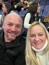 Who can color my hair like this?please message me if possible.