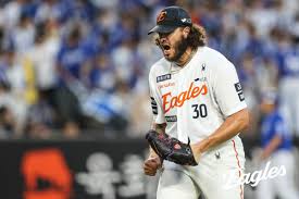 파죽의 개막 13연승, 여기에 팀의 3연패도 끊었다!···6이닝 무실점 QS 폰세, 이것이 절대 에이스 : 네이트 스포츠